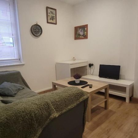 Studio Petit Battant Wifi Supercentre Tres Calme Besancon Bagian luar foto